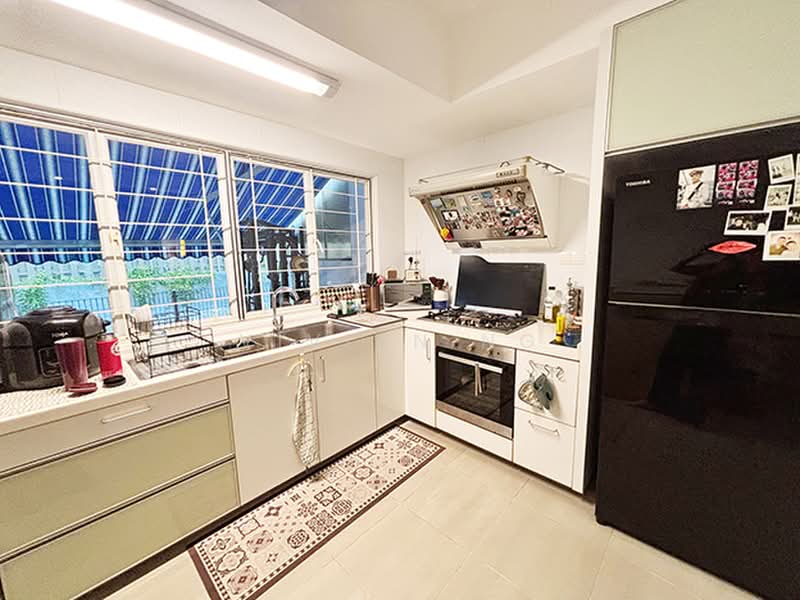 Hillcrest Road, Hillcrest, 5 Bedrooms, 2,368 sqft, Terraced House For Sale, by Vivian Ng, 500170478 - Kitchen - PropertyGuru.com.sg