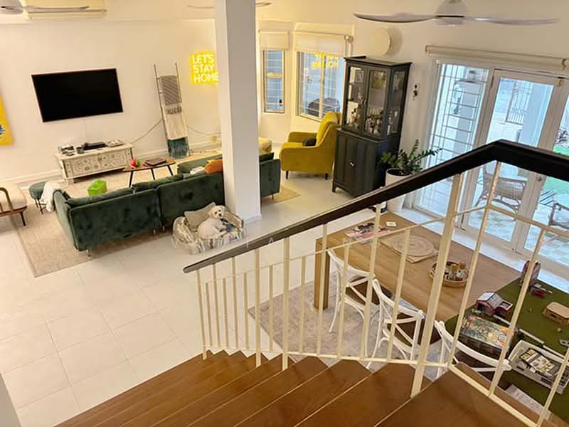 Hillcrest Road, Hillcrest, 5 Bedrooms, 2,368 sqft, Terraced House For Sale, by Vivian Ng, 500170478 - Living Room - PropertyGuru.com.sg