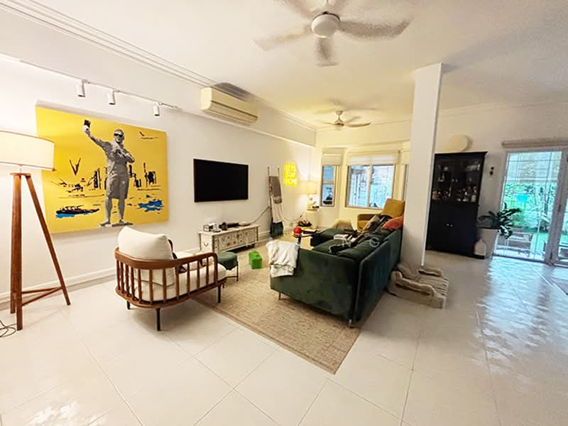 Hillcrest Road, Hillcrest, 5 Bedrooms, 2,368 sqft, Terraced House For Sale, by Vivian Ng, 500170478 - Living Room - PropertyGuru.com.sg
