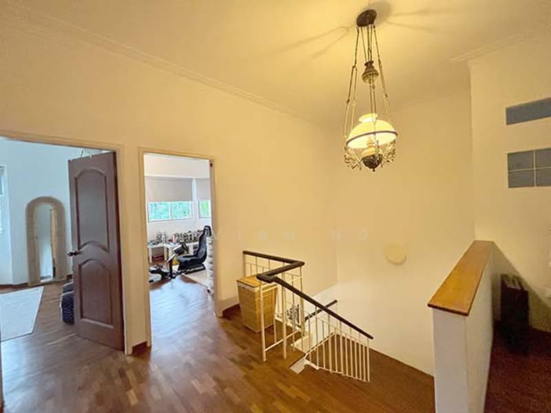 Hillcrest Road, Hillcrest, 5 Bedrooms, 2,368 sqft, Terraced House For Sale, by Vivian Ng, 500170478 - Corridor - PropertyGuru.com.sg