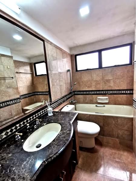 Dover Parkview, 36 Dover Rise, Room Rental, 220 sqft, Condominium For Rent, by Liau Li Jun, 500170496 - Bathroom - PropertyGuru.com.sg