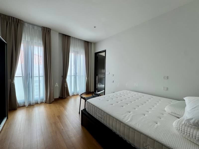 BROADRICK ROAD SIGNATURE DETACHED - THE COURTYARDS, Broadrick Road, 7 Bedrooms, 9,256 sqft, Detached House For Rent, by Alex Deven, 500170498 - Bedroom - PropertyGuru.com.sg