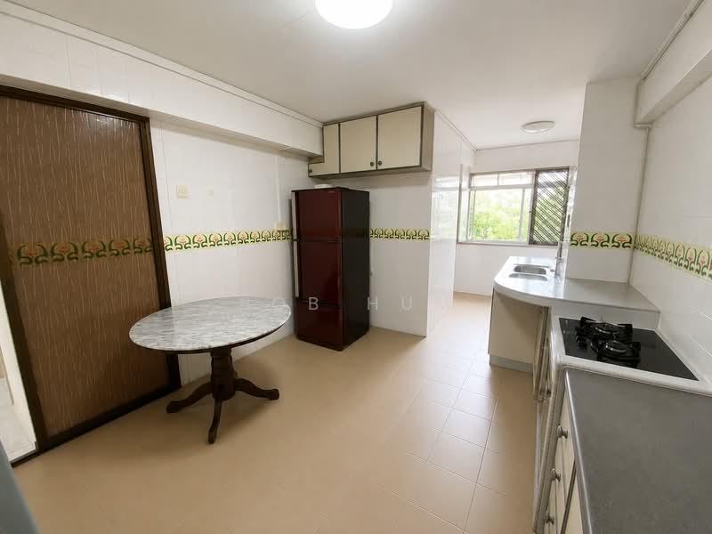 713 Jurong West Street 71, 713 Jurong West Street 71, 3 Bedrooms, 1,119 sqft, HDB Flat For Sale, by Bob Hum, 500170514 - Kitchen - PropertyGuru.com.sg