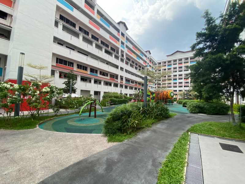 713 Jurong West Street 71, 713 Jurong West Street 71, 3 Bedrooms, 1,119 sqft, HDB Flat For Sale, by Bob Hum, 500170514 - Exterior - PropertyGuru.com.sg