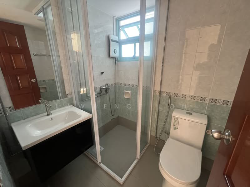 Ballota Park Condo, 156 Mariam Way, 3 Bedrooms, 1,420 sqft, Condominium For Sale, by Lawrence Loh, 500170517 - Common Bathroom - PropertyGuru.com.sg