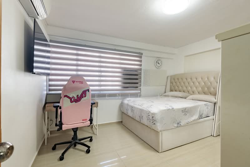 510 Bukit Batok Street 52, 510 Bukit Batok Street 52, 3 Bedrooms, 1,108 sqft, HDB Flat For Sale, by Queenie Ke, 500170521 - Bedroom - PropertyGuru.com.sg