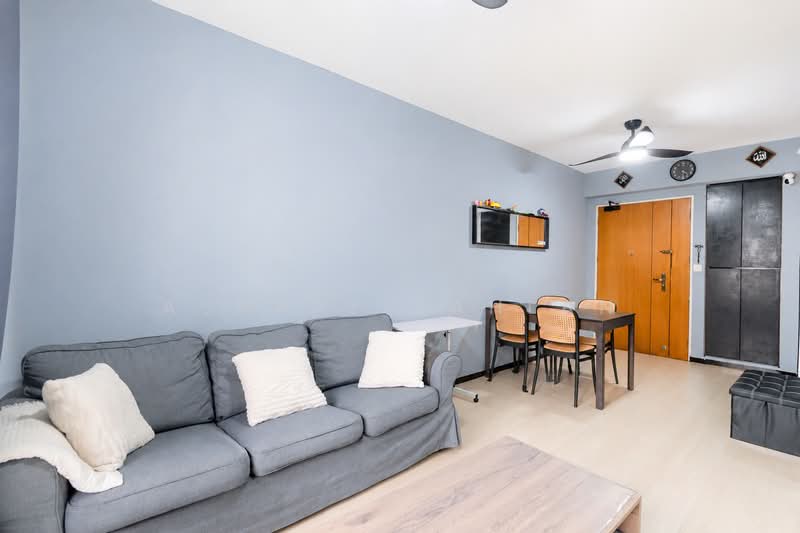 522A Tampines Central 7, 522A Tampines Central 7, 2 Bedrooms, 721 sqft, HDB Flat For Sale, by Ashraf Sahlan, 500170523 - Living Room - PropertyGuru.com.sg