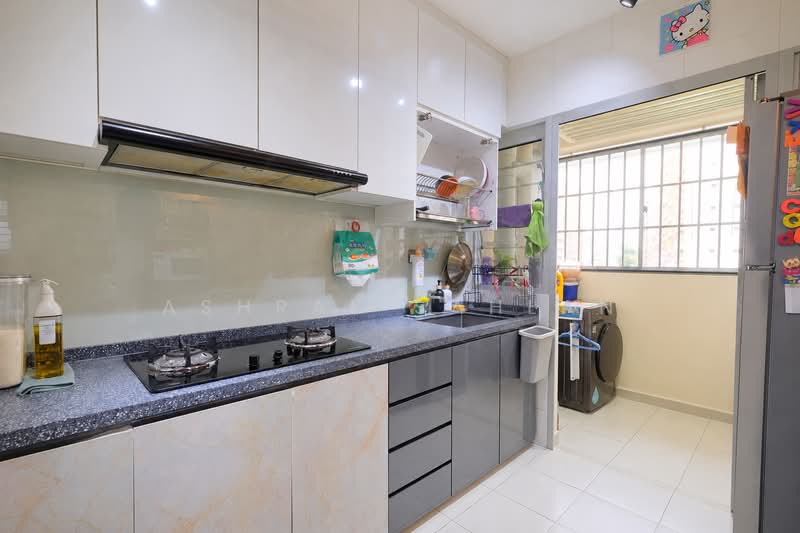 522A Tampines Central 7, 522A Tampines Central 7, 2 Bedrooms, 721 sqft, HDB Flat For Sale, by Ashraf Sahlan, 500170523 - Kitchen - PropertyGuru.com.sg