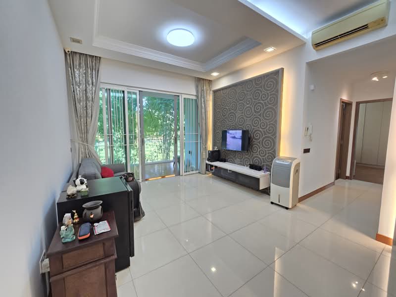 Waterfront Waves, 768 Bedok Reservoir Road, 2 Bedrooms, 990 sqft, Condominium For Sale, by MH Quek, 500170531 - Living Room - PropertyGuru.com.sg