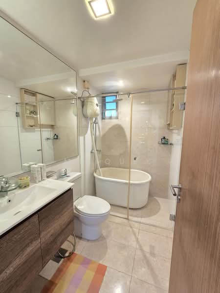Waterfront Waves, 768 Bedok Reservoir Road, 2 Bedrooms, 990 sqft, Condominium For Sale, by MH Quek, 500170531 - Bathroom - PropertyGuru.com.sg