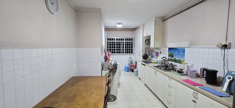 915 Jurong West Street 91, 915 Jurong West Street 91, 2 Bedrooms, 786 sqft, HDB Flat For Sale, by Brandon Ng, 500170532 - Kitchen - PropertyGuru.com.sg