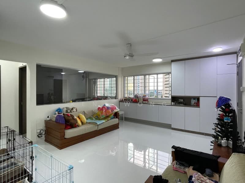113 Jurong East Street 13, 113 Jurong East Street 13, 3 Bedrooms, 90 sqft, HDB Flat For Sale, by Kent Wong, 500170533 - Living Room - PropertyGuru.com.sg
