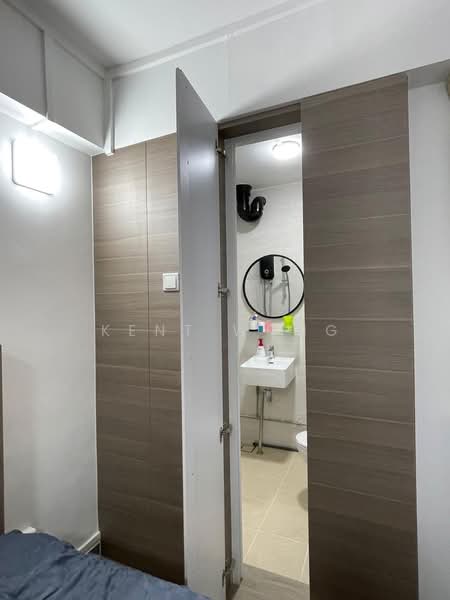 113 Jurong East Street 13, 113 Jurong East Street 13, 3 Bedrooms, 90 sqft, HDB Flat For Sale, by Kent Wong, 500170533 - Bathroom - PropertyGuru.com.sg