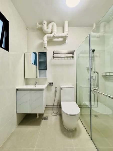 18 Dover Crescent, 18 Dover Crescent, 3 Bedrooms, 990 sqft, HDB Flat For Rent, by Michelle Yow, 500170534 - Bathroom - PropertyGuru.com.sg