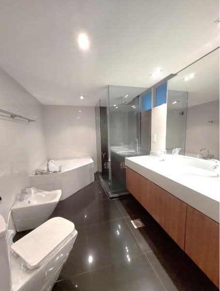 D'Grove Villas, 8A Orange Grove Road, 5 Bedrooms, 5,221 sqft, Condominium For Rent, by Andy Lim 林佳俊, 500170550 - Bathroom - PropertyGuru.com.sg