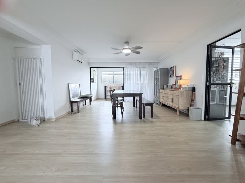 112 Simei Street 1, 112 Simei Street 1, 3 Bedrooms, 1,324 sqft, HDB Flat For Sale, by Arthur Loo, 500170554 - Living Room - PropertyGuru.com.sg