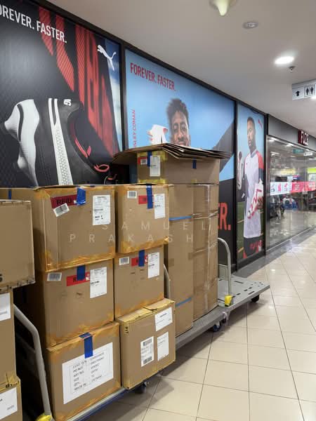 Queensway Shopping Centre, 1 Queensway, 180 sqft, Mall Shop For Rent, by Samuel Prakash S/O Joseph Asirvatham, 500170561 - CommercialGuru.com.sg