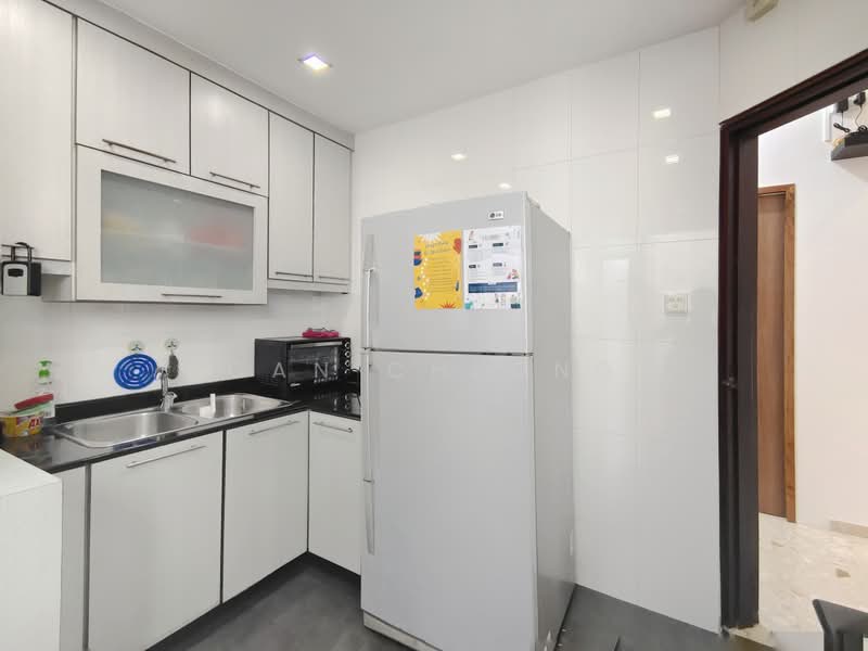 Tanglin Regency, 383 Tanglin Road, Room Rental, 150 sqft, Condominium For Rent, by Can Cheong, 500170562 - Kitchen - PropertyGuru.com.sg