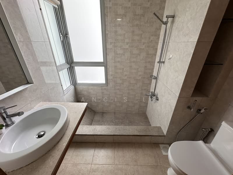 The Lakeshore, 31 Jurong West Street 41, Room Rental, 120 sqft, Condominium For Rent, by Francis Lee, 500170565 - Bathroom - PropertyGuru.com.sg