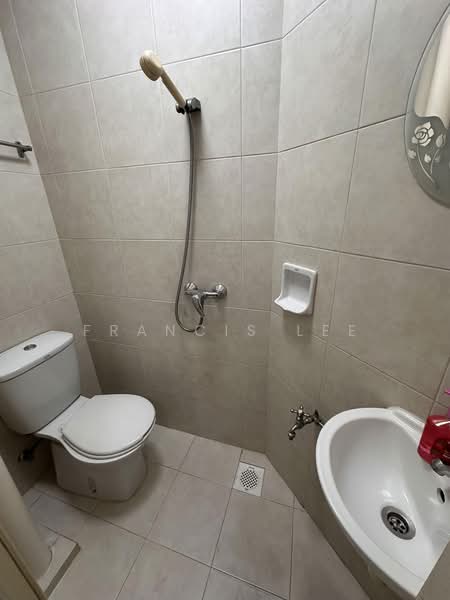 The Lakeshore, 31 Jurong West Street 41, Room Rental, 120 sqft, Condominium For Rent, by Francis Lee, 500170565 - Bathroom - PropertyGuru.com.sg