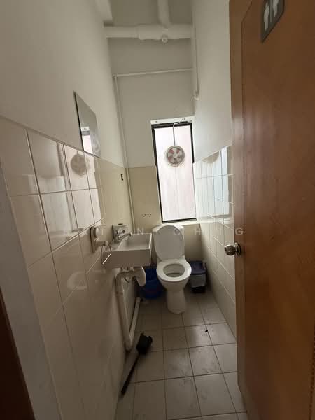 Geylang / Aljunied Road, , 2,528 sqft, Shop / Shophouse For Rent, by Brian Chng, 500170577 - Bathroom - CommercialGuru.com.sg
