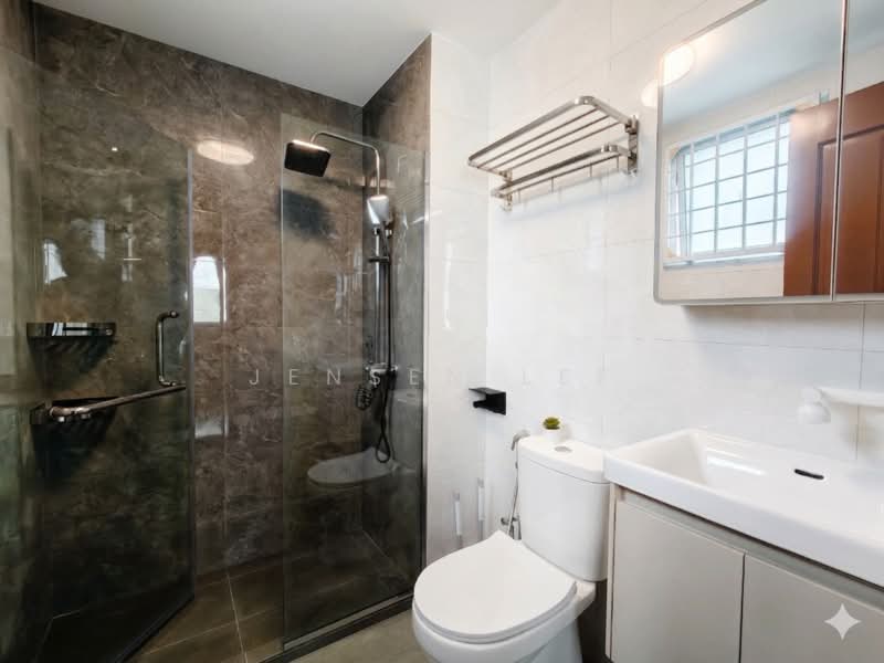 Landed living, near to NTU, no landlord stay, Westwood Crescent | Westwood Drive | Westwood Walk | Westwood Ave | Westwood Terrace, Room Rental, 180 sqft, Terraced House For Rent, by Jensen Lee, 500170578 - Bathroom - PropertyGuru.com.sg