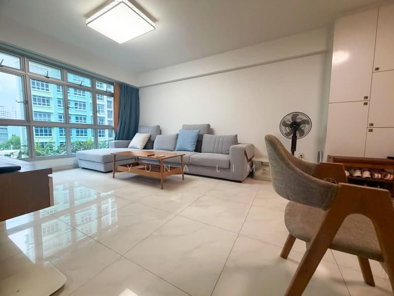 211A Compassvale Lane, 211A Compassvale Lane, 3 Bedrooms, 1,001 sqft, HDB Flat For Sale, by Yuna Lim, 500170590 - Living Room - PropertyGuru.com.sg
