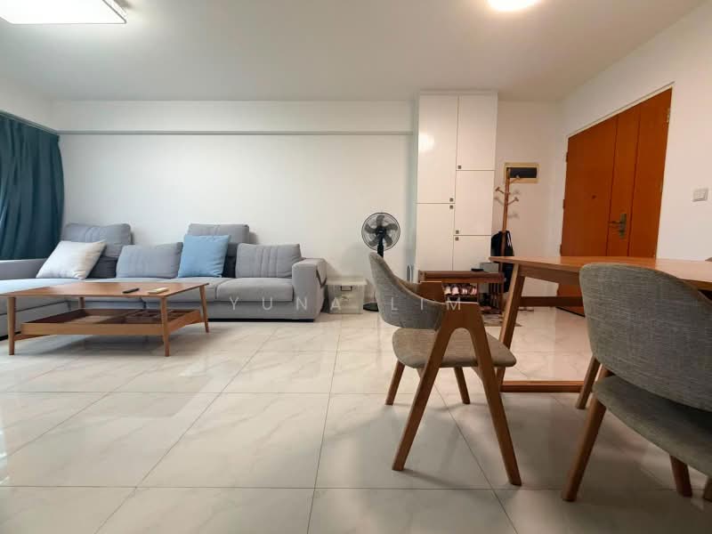 211A Compassvale Lane, 211A Compassvale Lane, 3 Bedrooms, 1,001 sqft, HDB Flat For Sale, by Yuna Lim, 500170590 - Living Room - PropertyGuru.com.sg