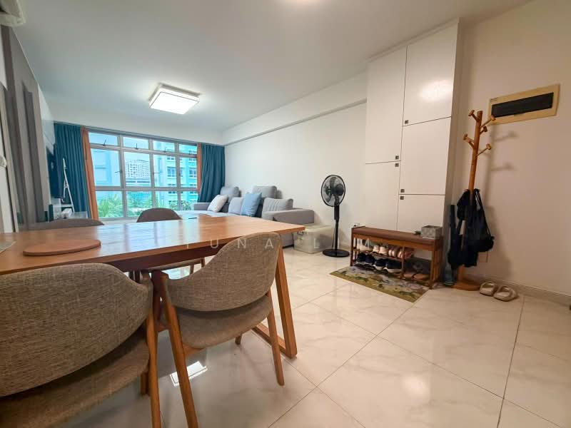 211A Compassvale Lane, 211A Compassvale Lane, 3 Bedrooms, 1,001 sqft, HDB Flat For Sale, by Yuna Lim, 500170590 - Living Room - PropertyGuru.com.sg