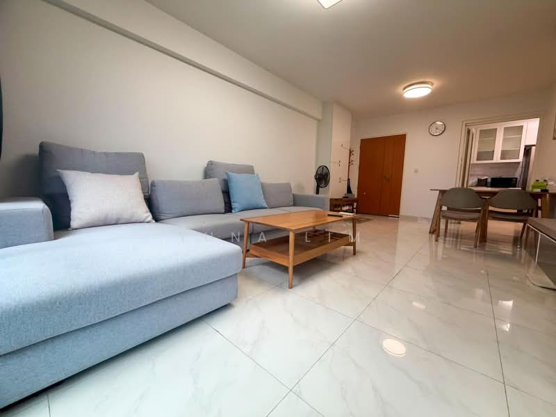 211A Compassvale Lane, 211A Compassvale Lane, 3 Bedrooms, 1,001 sqft, HDB Flat For Sale, by Yuna Lim, 500170590 - Living Room - PropertyGuru.com.sg