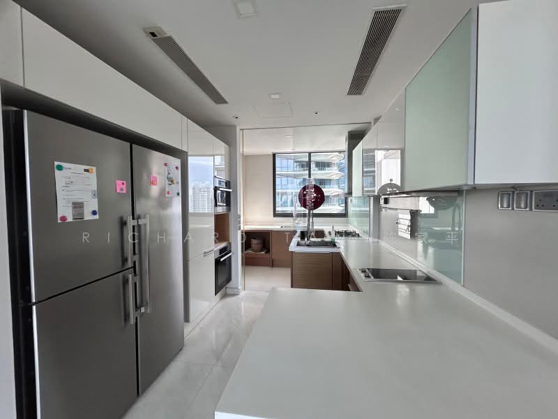 Leonie Parc View, 22 Leonie Hill Road, 4 Bedrooms, 2,012 sqft, Apartment For Sale, by Richard Tan 陈家平, 500170609 - Kitchen - PropertyGuru.com.sg