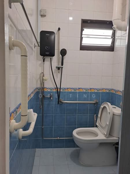 320 Ang Mo Kio Avenue 1, 320 Ang Mo Kio Avenue 1, Room Rental, 140 sqft, HDB Flat For Rent, by Rose Ting, 500170618 - Bathroom - PropertyGuru.com.sg