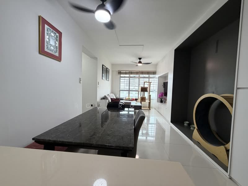 672D Edgefield Plains, 672D Edgefield Plains, 3 Bedrooms, 969 sqft, HDB Flat For Sale, by Roz Rufai, 500170628 - Living Room - PropertyGuru.com.sg