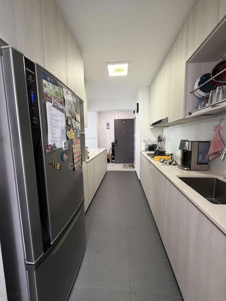 672D Edgefield Plains, 672D Edgefield Plains, 3 Bedrooms, 969 sqft, HDB Flat For Sale, by Roz Rufai, 500170628 - Kitchen - PropertyGuru.com.sg