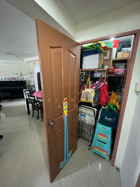 146 Yishun Street 11, 146 Yishun Street 11, 3 Bedrooms, 1,033 sqft, HDB Flat For Rent, by Rosalind Lim L H, 500170635 - Store room Interior - PropertyGuru.com.sg