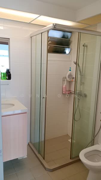 450C Bukit Batok West Avenue 6, 450C Bukit Batok West Avenue 6, 3 Bedrooms, 1,237 sqft, HDB Flat For Rent, by Guna Goh, 500170637 - Bathroom - PropertyGuru.com.sg