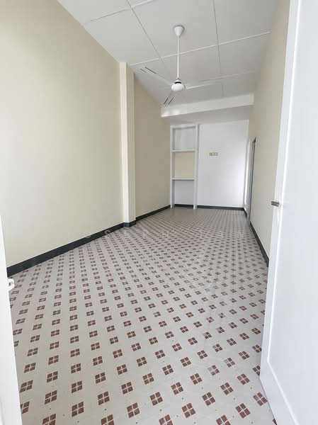 Flower road, Flower road, 4 Bedrooms, 1,200 sqft, Terraced House For Sale, by Joseph Tan, 500170643 - Interior - PropertyGuru.com.sg
