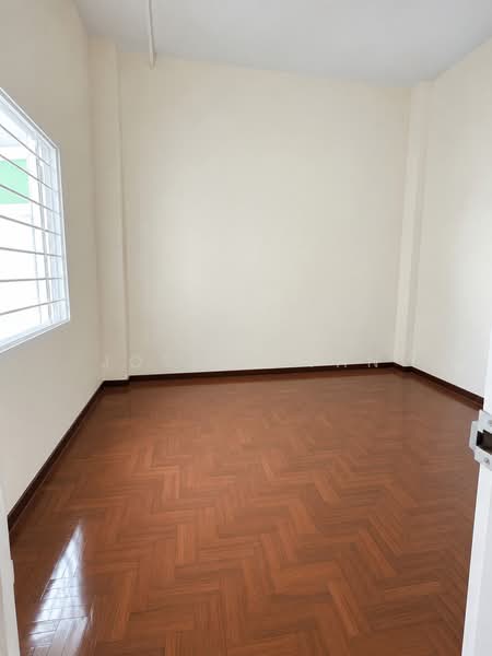 Flower road, Flower road, 4 Bedrooms, 1,200 sqft, Terraced House For Sale, by Joseph Tan, 500170643 - Interior - PropertyGuru.com.sg