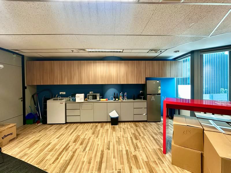 20 Collyer Quay, 20 Collyer Quay, 1,733 sqft, Office For Rent, by Preston Tan, 500170644 - Kitchen - CommercialGuru.com.sg