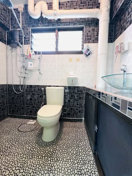 607 Woodlands Ring Road, 607 Woodlands Ring Road, 3 Bedrooms, 1,087 sqft, HDB Flat For Sale, by Bernice Ho, 500170647 - Bathroom - PropertyGuru.com.sg