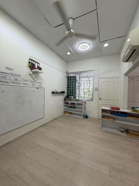 Lengkong Dua, Lengkong Dua, 5 Bedrooms, 4,500 sqft, Semi-Detached House For Sale, by James Lee, 500170659 - Study - PropertyGuru.com.sg