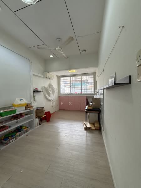 Lengkong Dua, Lengkong Dua, 5 Bedrooms, 4,500 sqft, Semi-Detached House For Sale, by James Lee, 500170659 - Interior - PropertyGuru.com.sg