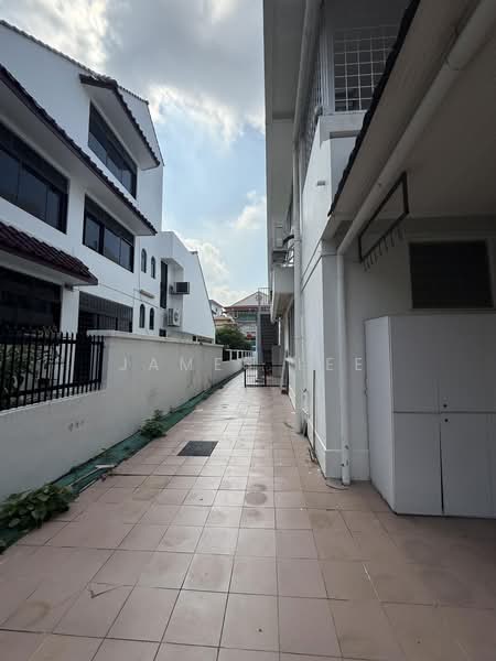 Lengkong Dua, Lengkong Dua, 5 Bedrooms, 4,500 sqft, Semi-Detached House For Sale, by James Lee, 500170659 - Exterior - PropertyGuru.com.sg