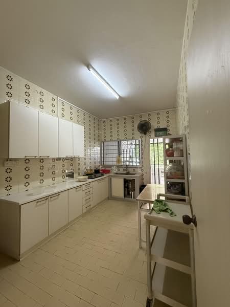 Lengkong Dua, Lengkong Dua, 5 Bedrooms, 4,500 sqft, Semi-Detached House For Sale, by James Lee, 500170659 - Kitchen - PropertyGuru.com.sg