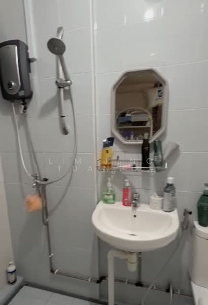 627 Ang Mo Kio Avenue 9, 627 Ang Mo Kio Avenue 9, Room Rental, 200 sqft, HDB Flat For Rent, by Lim Jing Tuan (Benedict), 500170663 - Bathroom - PropertyGuru.com.sg