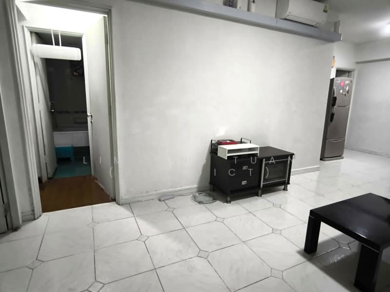 Orchid Park Condominium, 81 Yishun Street 81, Room Rental, 150 sqft, Condominium For Rent, by Lim Jing Tuan (Benedict), 500170666 - Living Room - PropertyGuru.com.sg