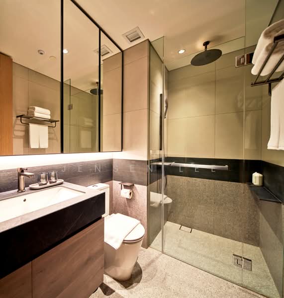 Serviced Apartment For Short-Term Stay, , 3 Bedrooms, 920 sqft, Apartment For Rent, by Jensen Lee, 500170677 - Bathroom - PropertyGuru.com.sg
