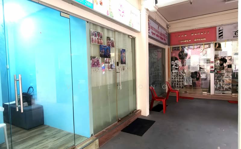 428 Jurong West Avenue 1, Jurong West Avenue 1, 1,043 sqft, Shop / Shophouse For Sale, by Vivien Ong, 500170700 - Exterior - CommercialGuru.com.sg
