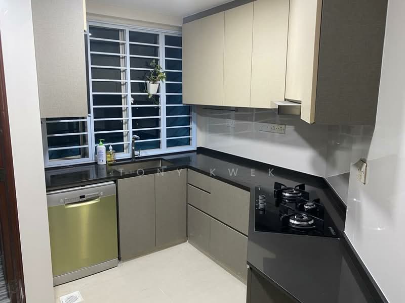 Northoaks, 32 Woodlands Crescent, 3 Bedrooms, 1,292 sqft, Condominium For Sale, by Tony Kwek, 500170707 - Kitchen - PropertyGuru.com.sg