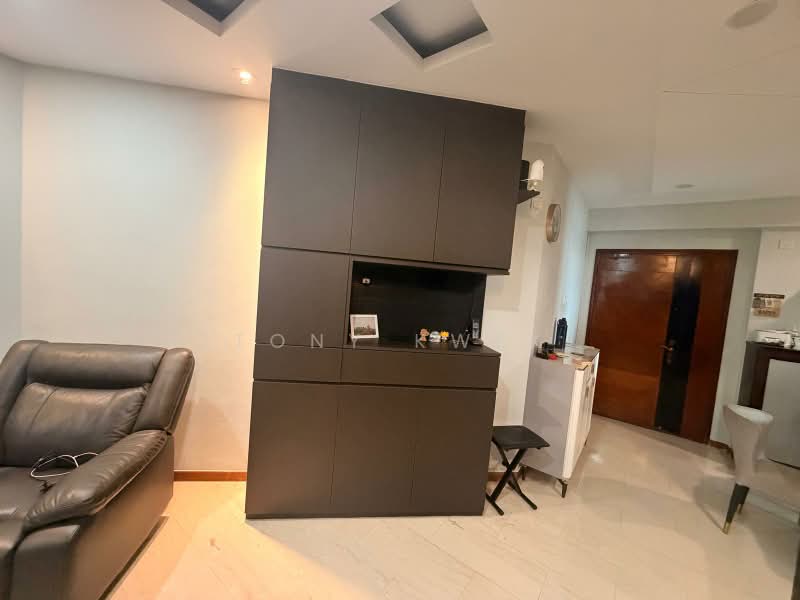 Northoaks, 32 Woodlands Crescent, 3 Bedrooms, 1,292 sqft, Condominium For Sale, by Tony Kwek, 500170707 - Living Room - PropertyGuru.com.sg
